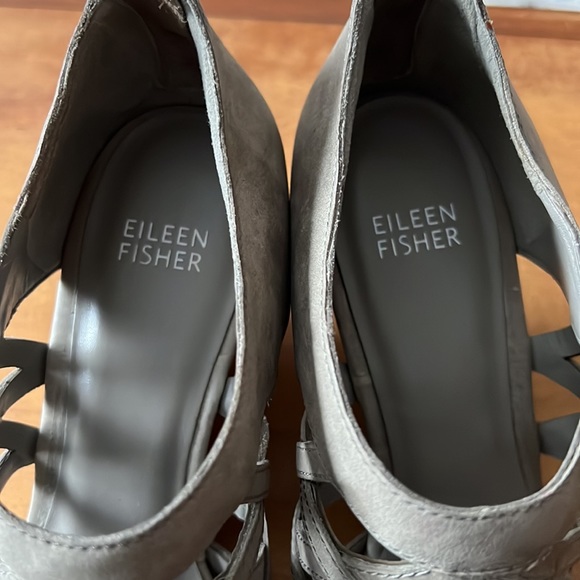 Eileen Fisher cage strappy leather wedge sandal, grey, 8.5 - Picture 8 of 9